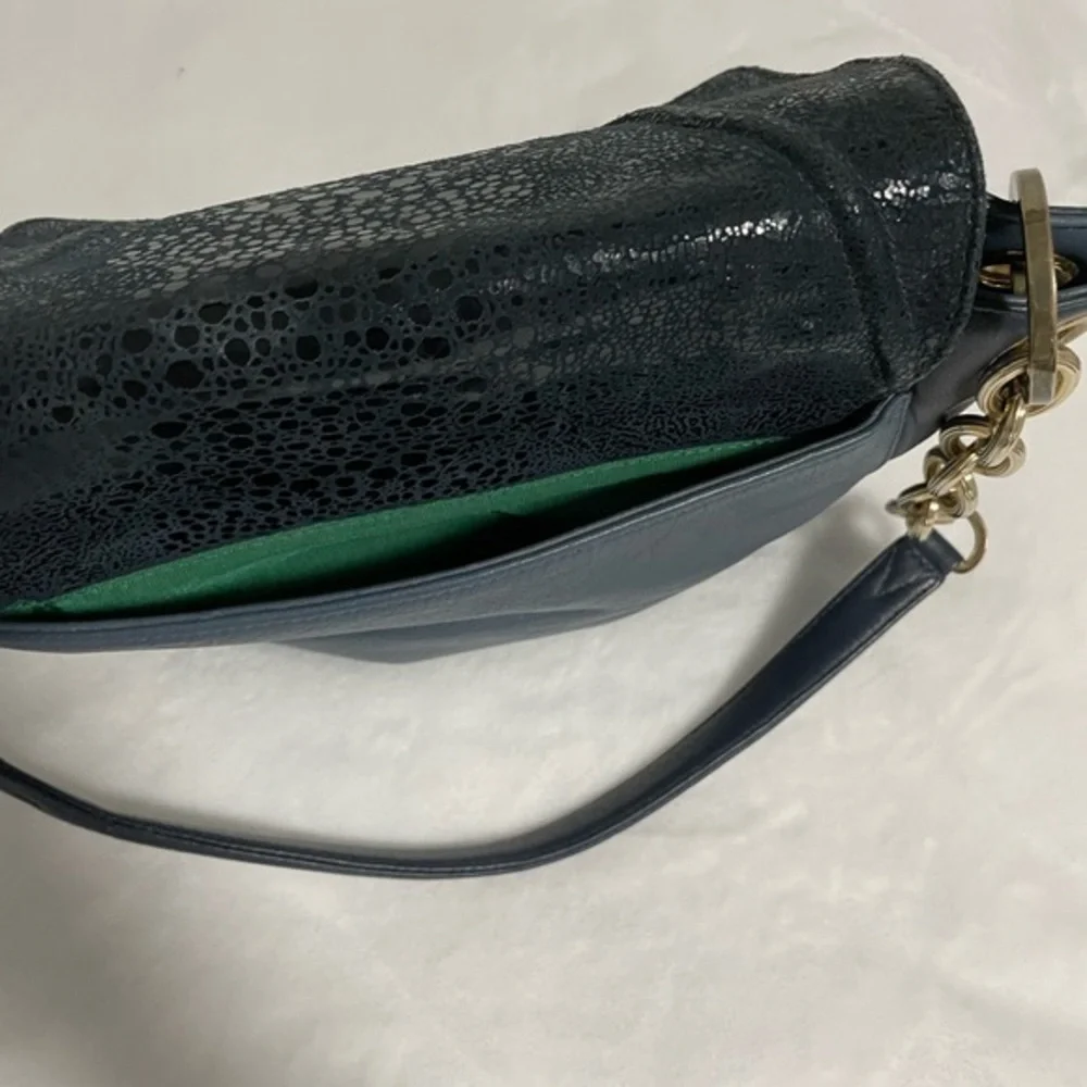 Kelly Wynne Pop the Champagne Shoulder Bag